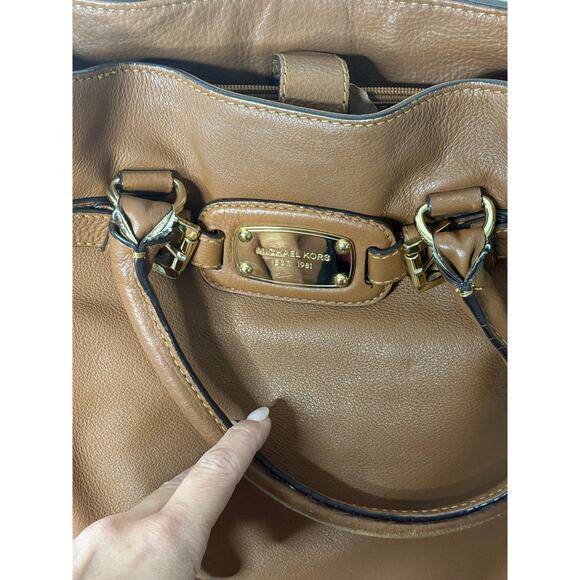 MICHAEL Michael Kors Hamilton Leather Tote Cognac Gold Large Pebbled Leather - Picture 13 of 14